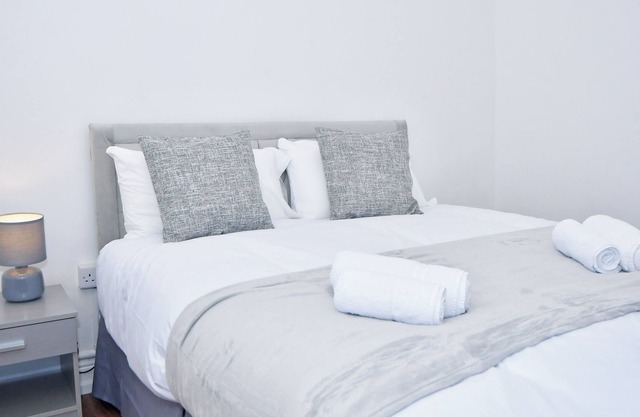 Impeccable 3-Bed House in Stoke-on-Trent