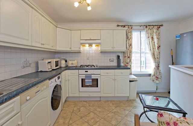 Imperial Horseferry Road Apartment