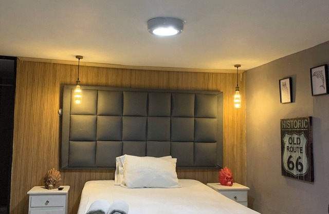 Imperial Palace 8 Bedrooms Apt @lleras 301