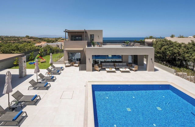 Imperium Lux Villa Esperia★100m to sea★Heat.Pool★Gym★Sauna&Jacuzzi
