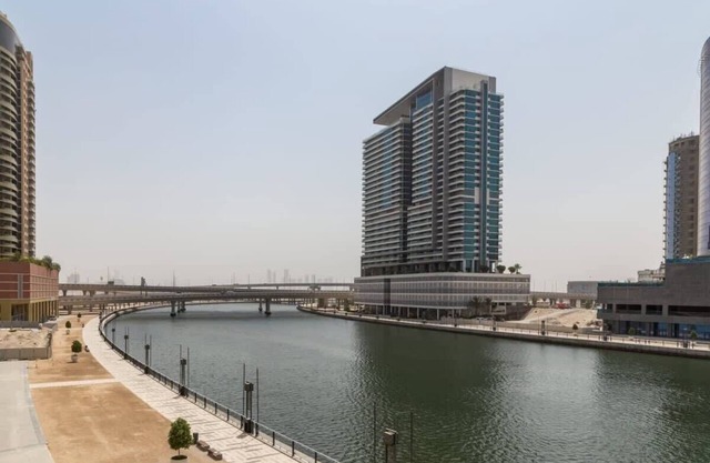 Impressive 3BR w/Canal Views in Business Bay!
