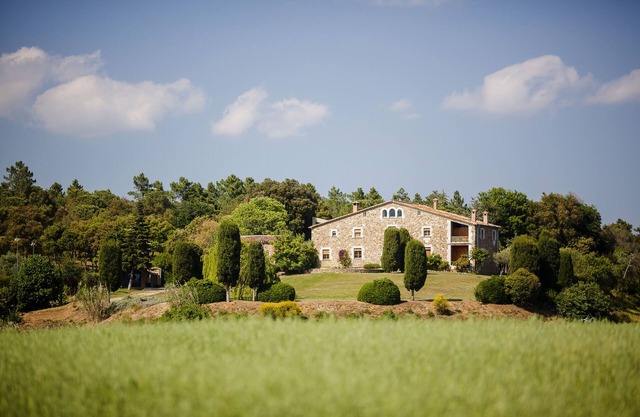Impressive rustic property. Holidays and Events Free WIFI