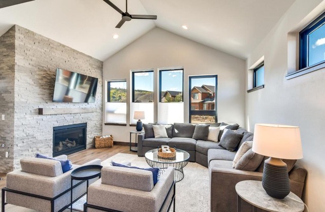 In Granby Ranch Ski Resort Sleek Home with Hot Tub!