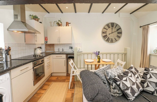 In & Out Cottage