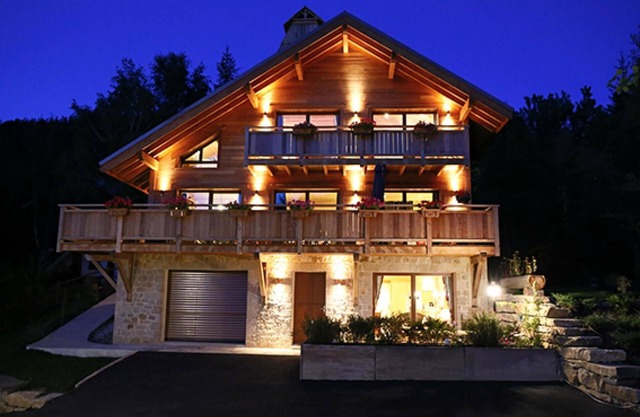 In recent chalet Independent garden level 50 m2, south-facing terrace Private parking