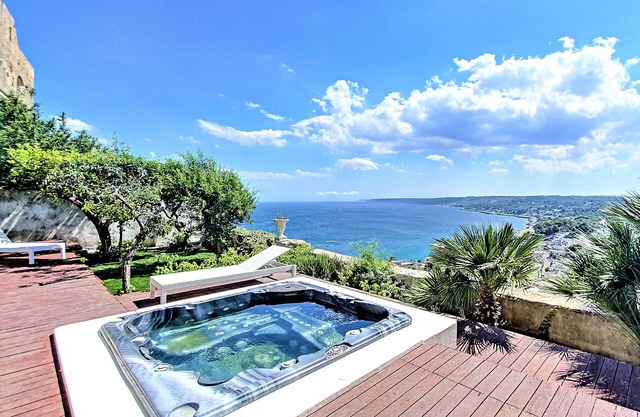 In the ancient castro jacuzzi amazing sea view