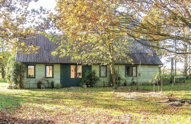 In the bustling town of Västra Karaby lies this cottage.