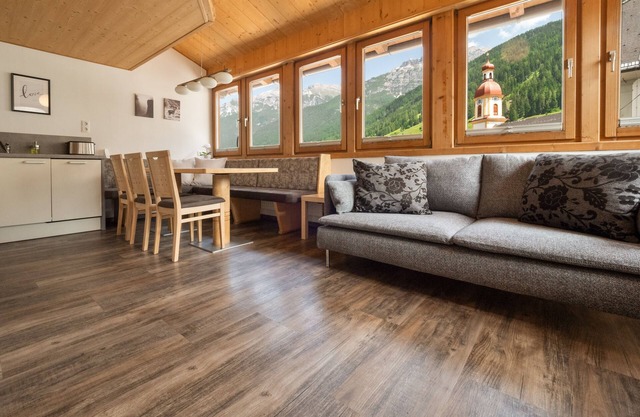 In the Center of Neustift - TWO Bedroom Apartment - sleeps 6