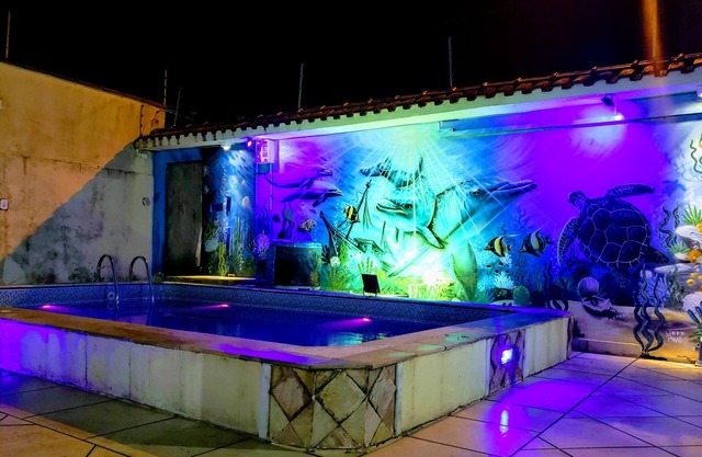 In the center Heated pool Wi-fi wathapp 013992047919 (parcele no carton)