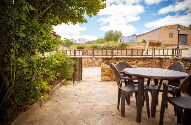 In the Maillo house you can enjoy a terrace with barbecue and a front patio