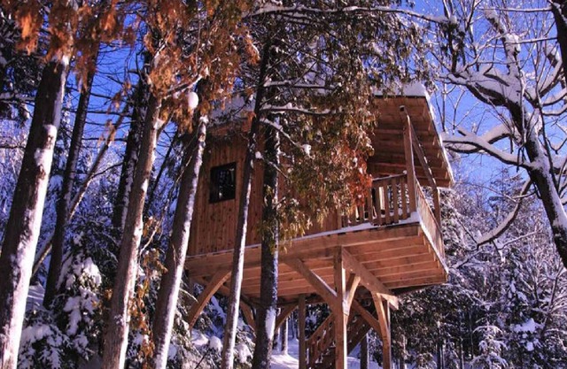 In the heart of the Laurentians in the middle of nature with its lakes