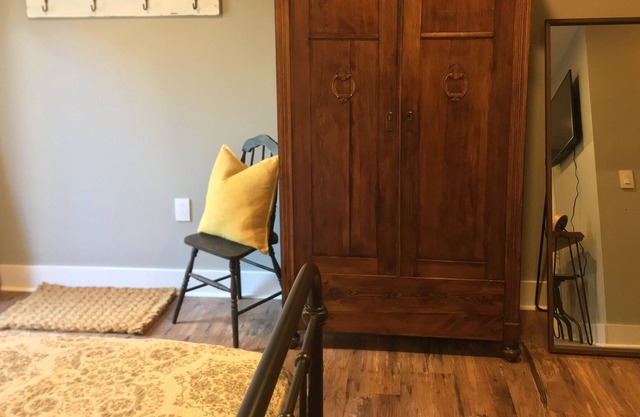 In the heart of Hermann - Christmann House Suite