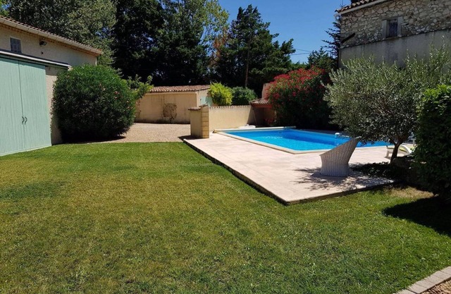 IN THE HEART OF PROVENCE, NEAR TO EVERYTHING, PRIVATE SWIMMING POOL, 8 to 10p.
