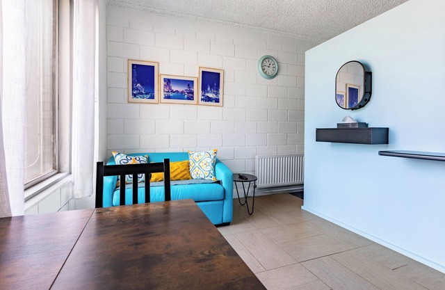 In the Heart of the City – Quaint Studio in the Prime Location!