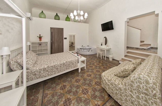In the Olympus of the Capital of Magna Graecia between relaxation and culture