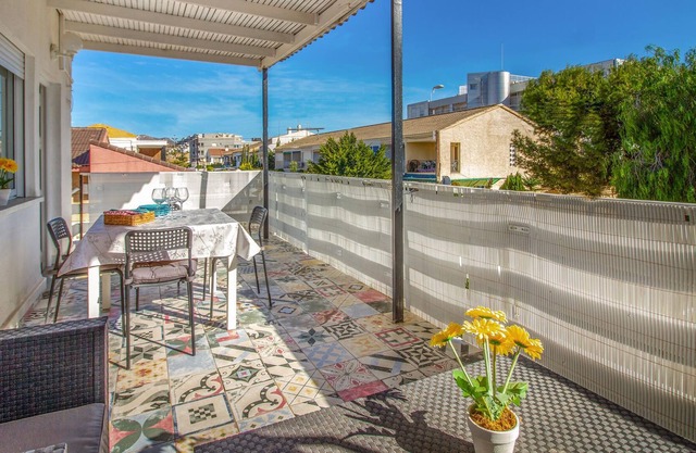 In the resort of Puerto de Mazarrón, this beautiful and practical apartment welcomes you.