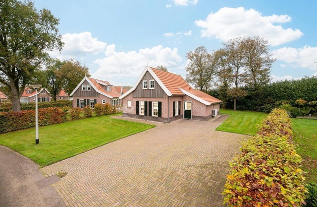 In this beautifully furnished luxury villa for 6 people you can enjoy a comfortable stay in Overijssel with your family and friends