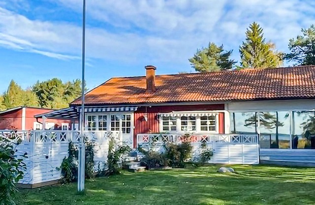 In this house you get a unique vacation on the beautiful coast of southeast Sweden ? Memories for li