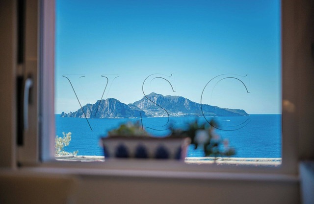 INCANTO SU CAPRI Panoramic apartment on the Sorrentine Peninsula with pool