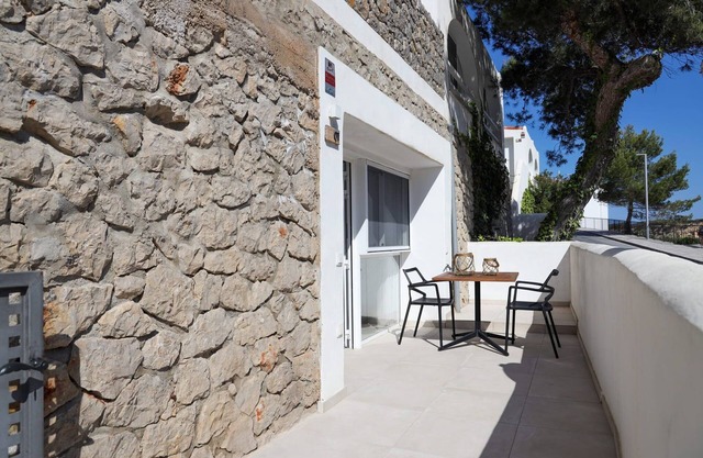 Incredible Ibiza Apartment | Apartment Gordon | 1 Bedroom Suite | Private.