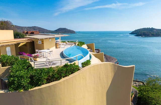 Incredible Beachfront Villa with Pool 202