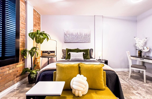 Incredible Downtown Apartment W/Views & Desk @ The Virginia Grand -Downtown IF