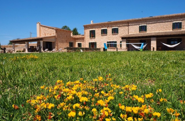 Incredible finca with huge garden and pool for up to 8 persons in Santanyi