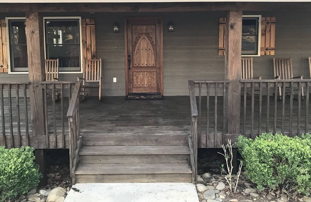 Incredible Mountin Lodge Retreat with Spectacular Views in Lake Arrowhead.