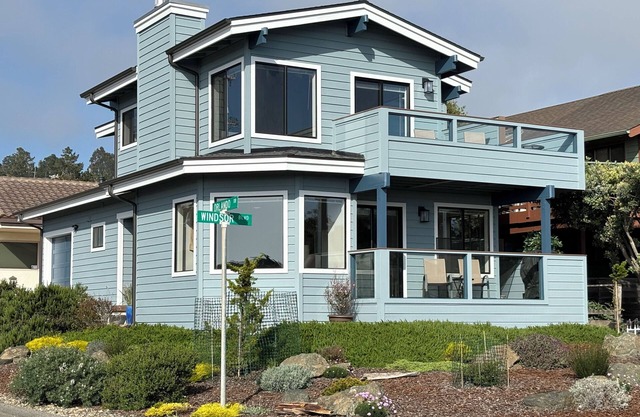 Incredible Ocean-Views at this 2 bed/2 bath Rental on Marine Terrace!