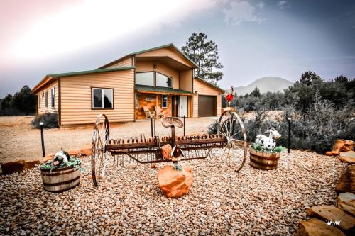 Incredible Secluded Cabin with Fantastic Desert Views in Monticello, Utah