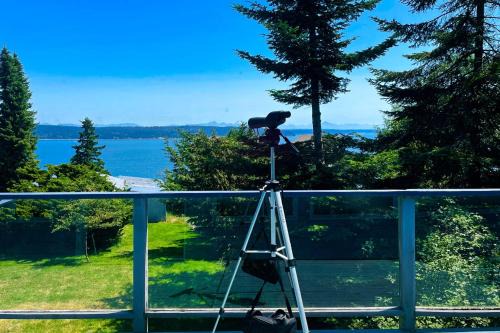 Incredible Water Views Deck Relaxing Retreat Greenbank Getaway by AvantStay