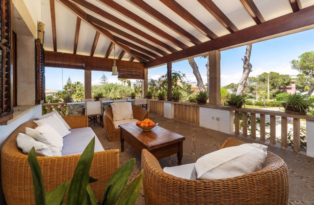 Incredibly charming family villa by the sea of Son Veri