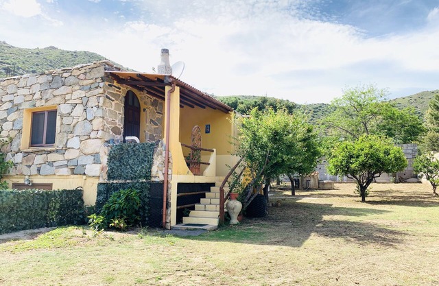 Independent Villa with garden, wifi, airco!