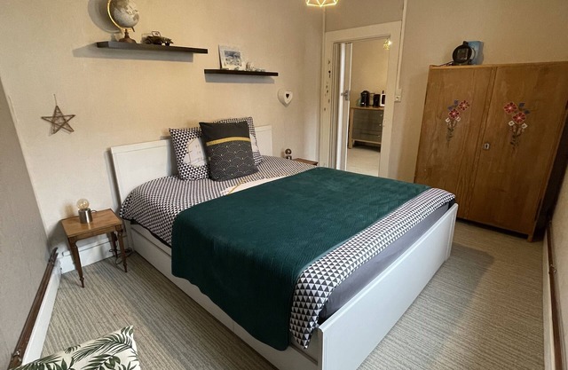 Independent 30m2 studio: bedroom, living room, bathroom