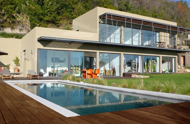 Independent apartment in Architect house