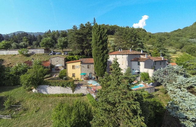 Independent apartment in organic tuscan farmhouse with swimming pool
