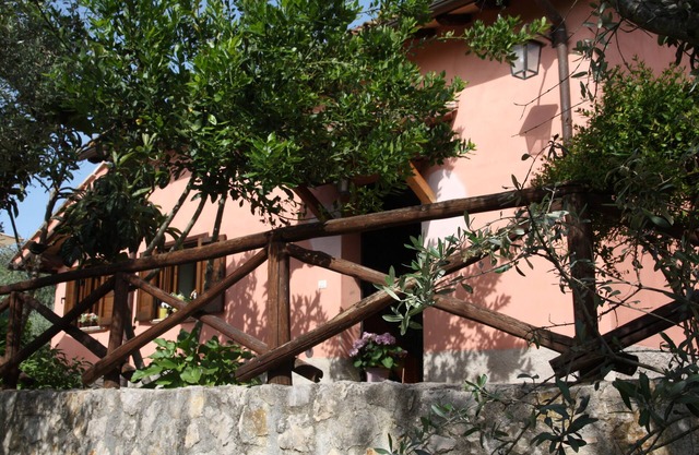 INDEPENDENT APARTMENT (SUNFLOWER HOUSE)
