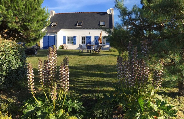 Independent Bellilois style house 2 to 8 people, near the sea.