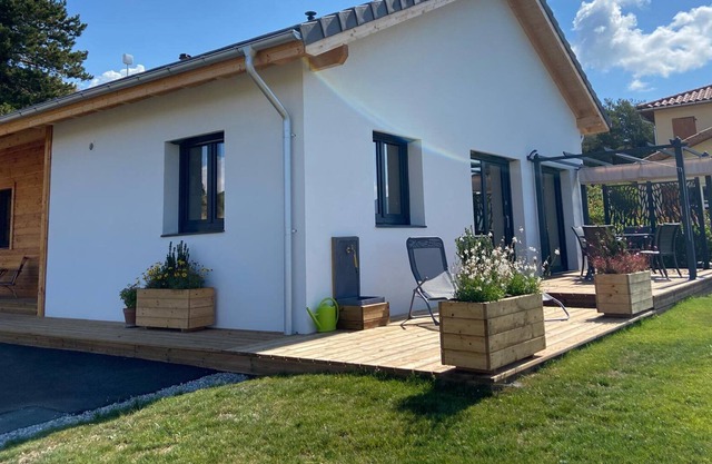 Independent chalet with exceptional panoramic mountain view