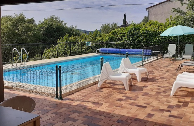 Independent quiet cottage with heated pool in southern Ardèche 6/7 persons