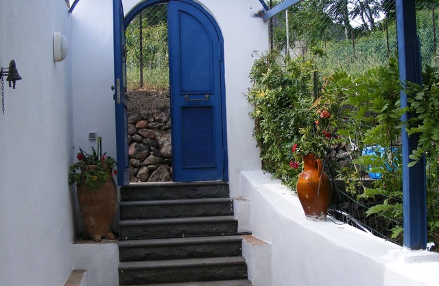 independent studio in Aeolian style villa in absolute tranquility
