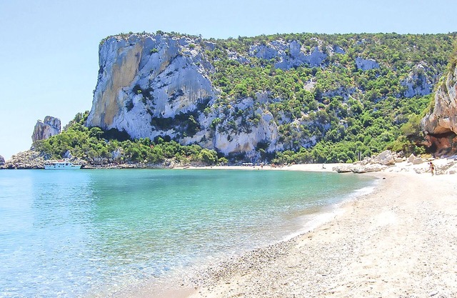 Independent vacation home located in Oliena (Nuoro province) at the foot of Monte Corrasi, surrounde