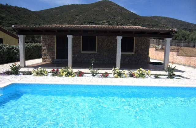 Independent villa in the beautiful and intimate village, marina of Tertenia