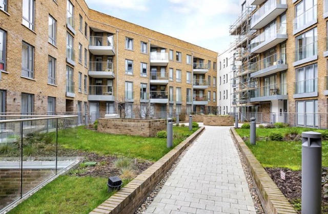 Indescon Square, Canary Wharf by Interhome