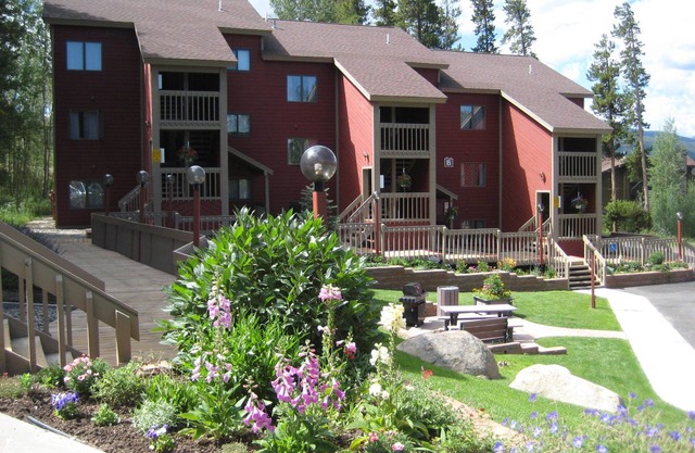 Indian Peaks Resort