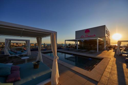 Indico Rock Hotel Adults 