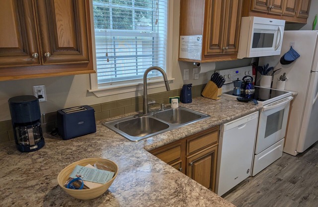 "Indigo Lodge" Central AC, WiFi. Luxury Italian furniture.Free parking.Quiet.