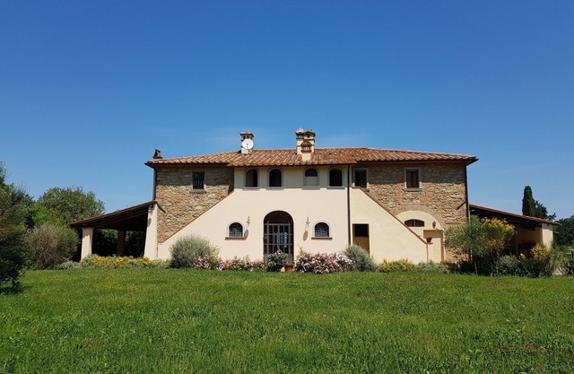 Indipendent, fully restored '700c House.Ideal for daily trips and deserved rest!