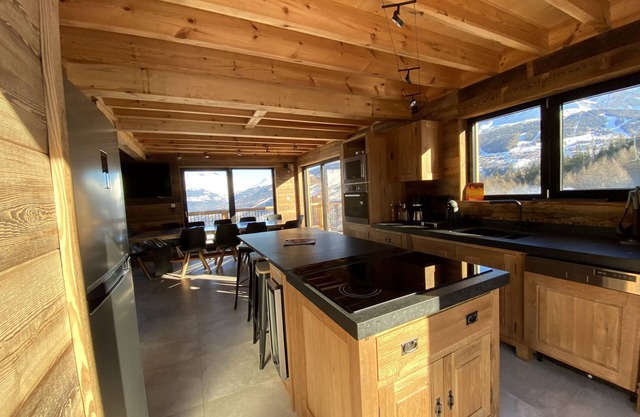Individual ski-in ski-out chalet Paradiski Les Arcs - La Plagne