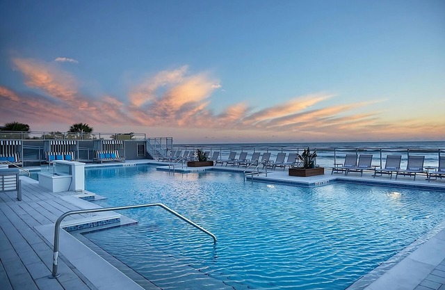 Indulge In Contemporary Comfort! 3 Family-friendly Units, City View, Pool
